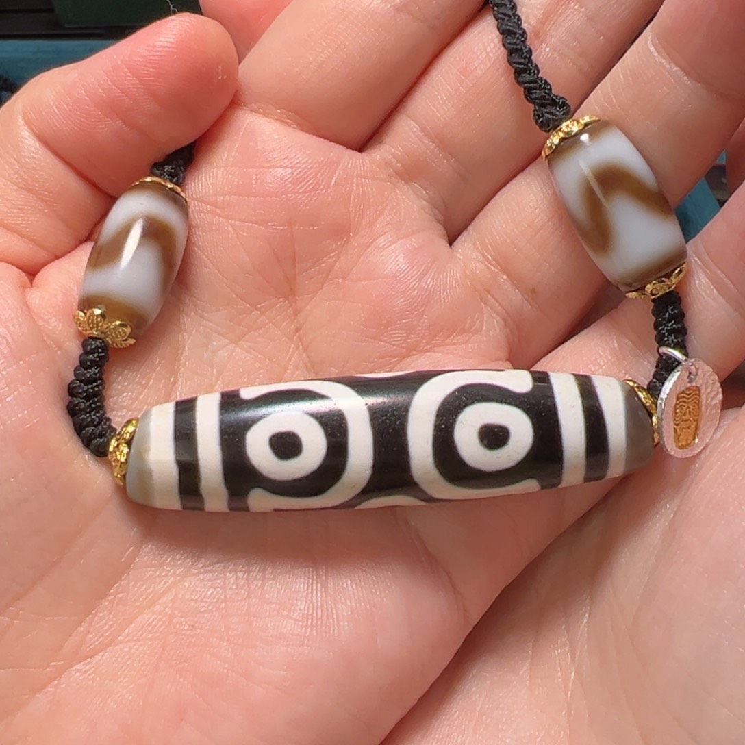 玛瑙/玉髓颈饰未镶嵌百**行