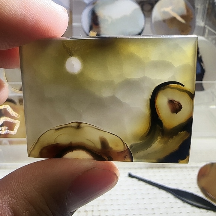 不***语玛瑙/玉髓未镶嵌珠宝奇石