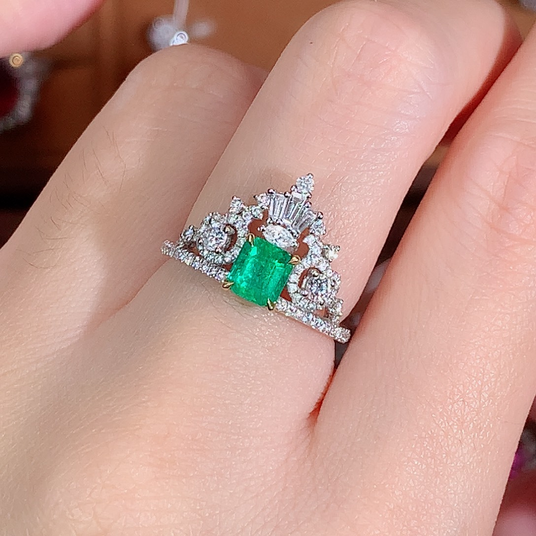 祖母绿18K金镶嵌戒指0.61ct/天然宝石/七天无理由