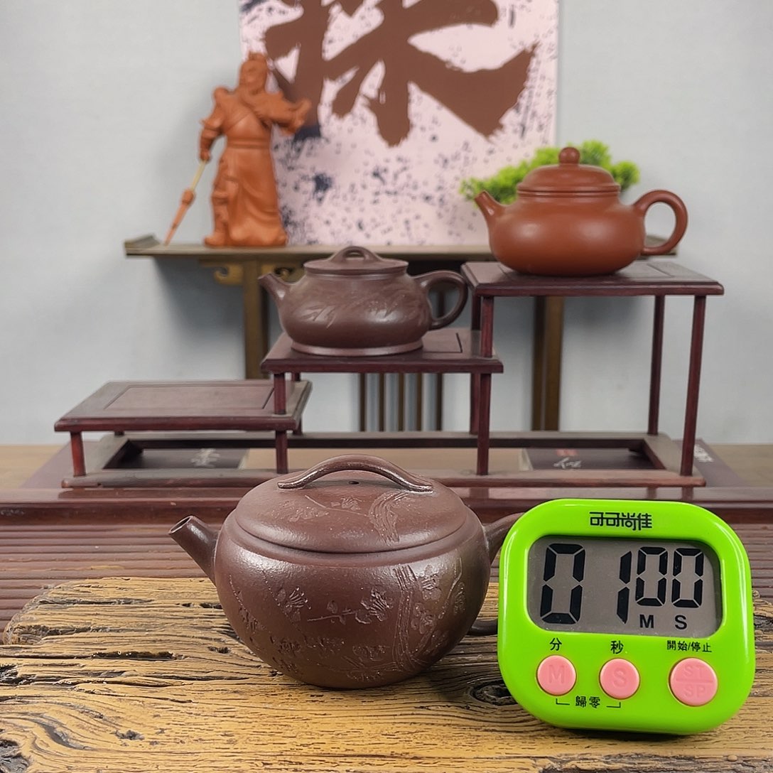 紫砂茶壶自***.这样一位老人说自己