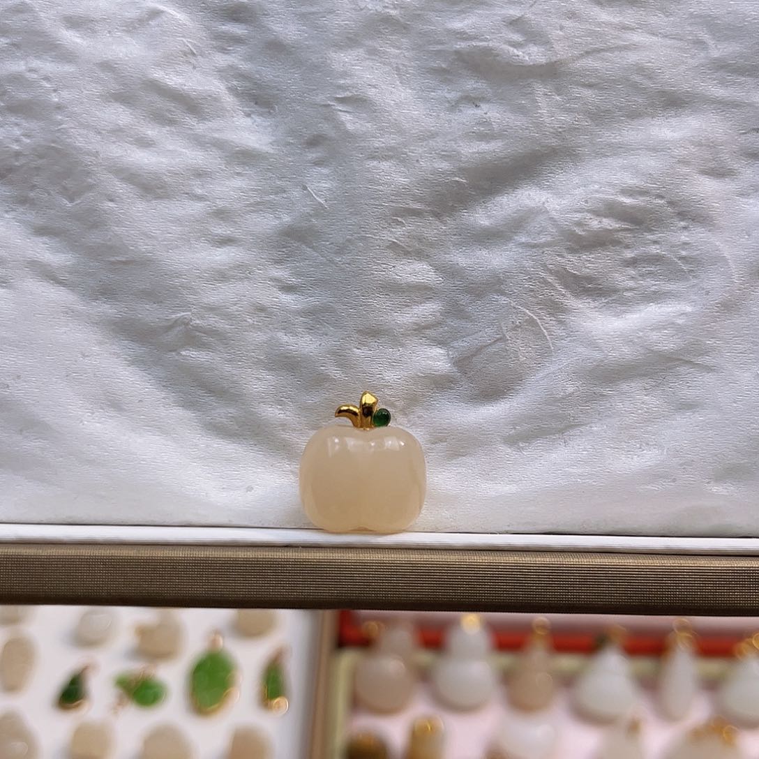 和田玉18K金镶嵌吊坠(不含链)