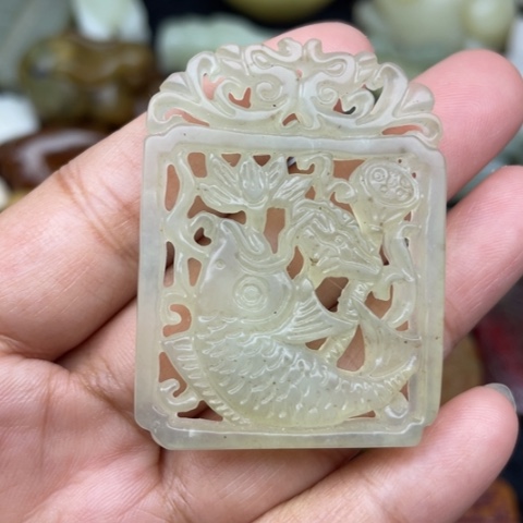 未镶嵌蛇纹石玉颈饰28