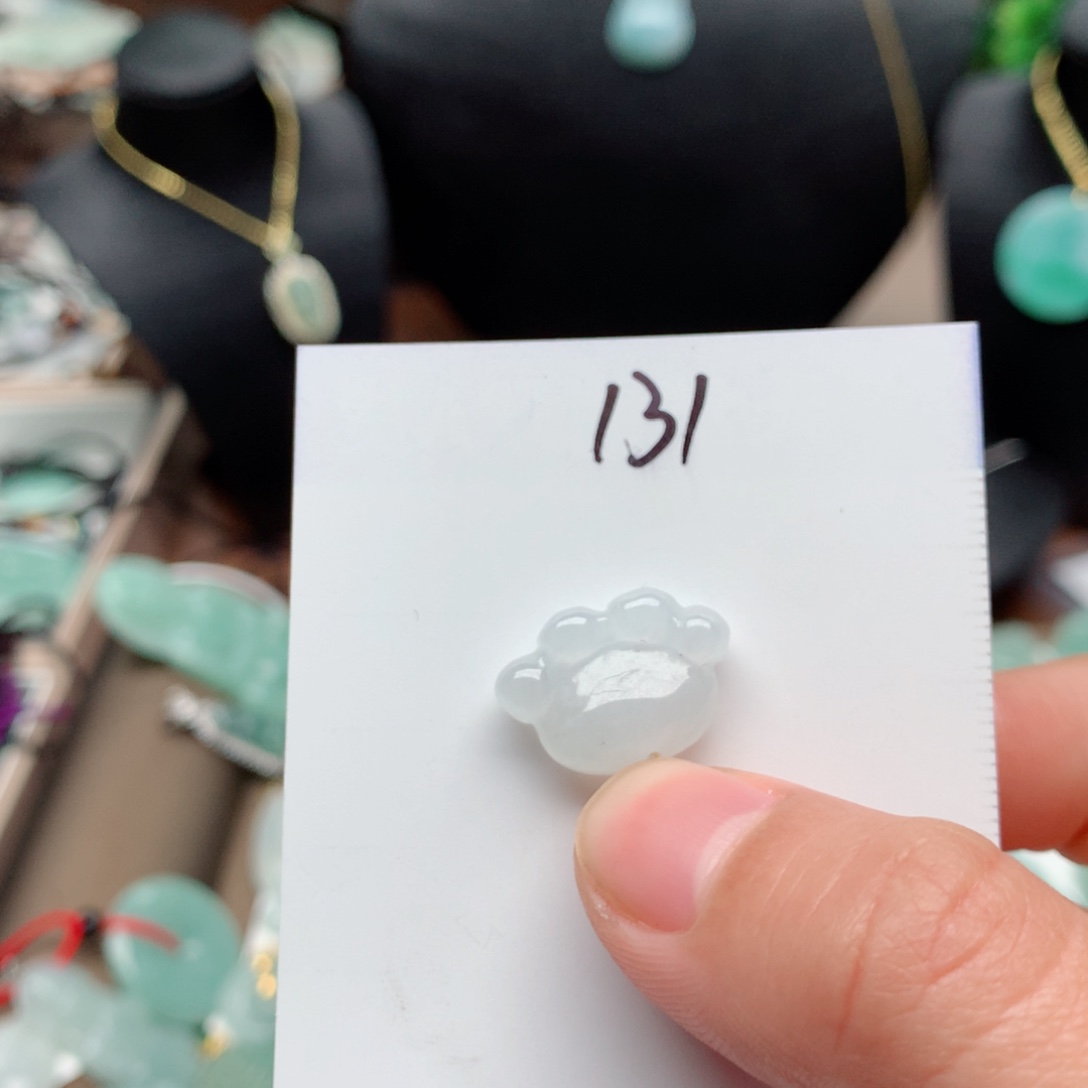 翡翠颈饰合金吊坠