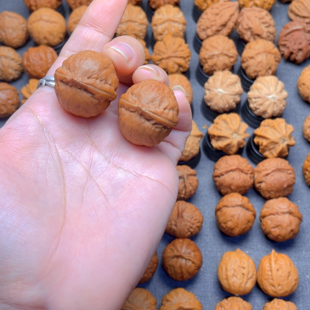 三***汉核桃文玩把件夜明珠