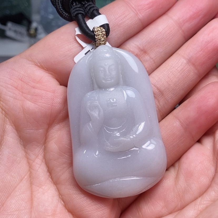 【闪购商品】翡翠未镶嵌颈饰。