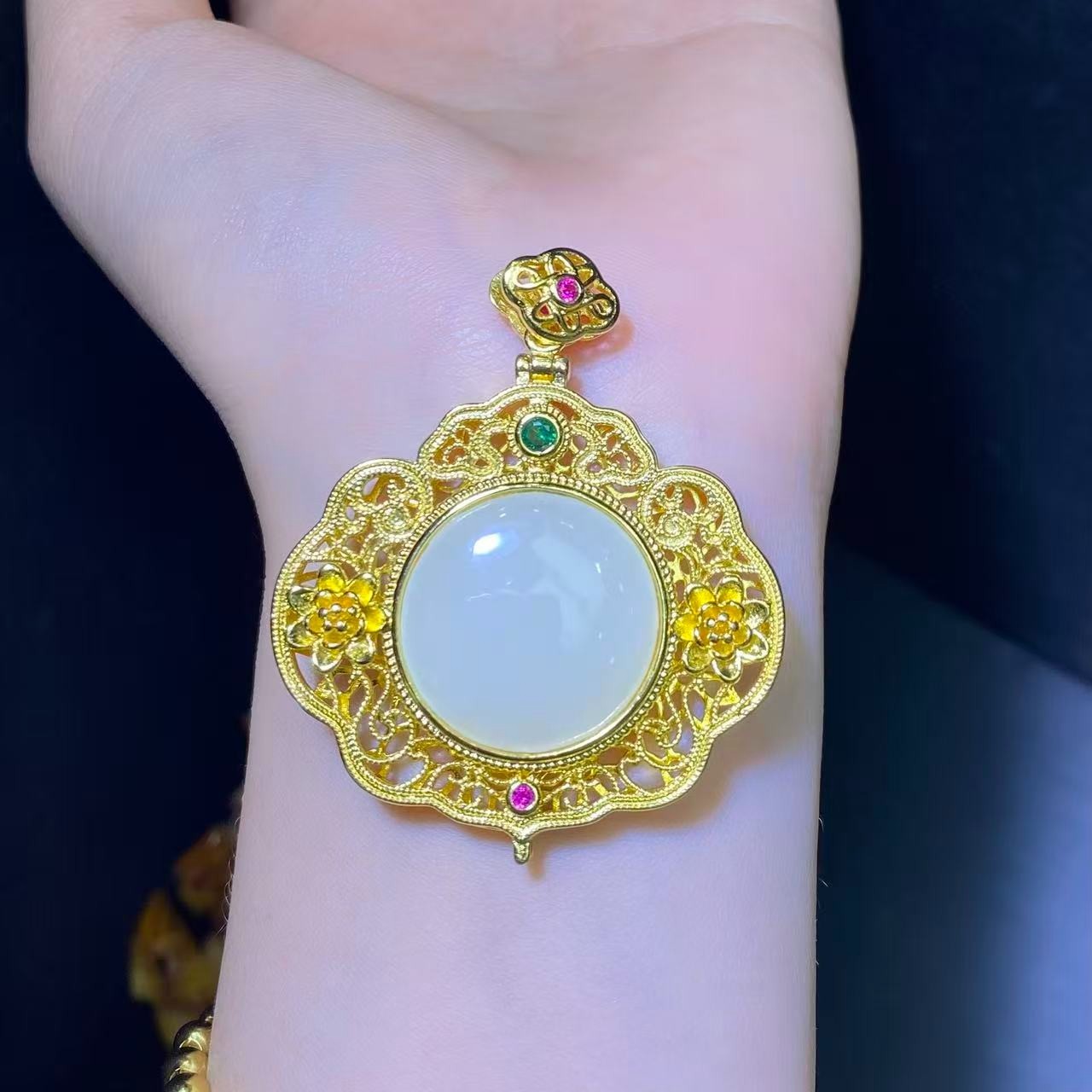  HT4924（玉夫人）和田玉如意吊坠-配链子-送礼佳品