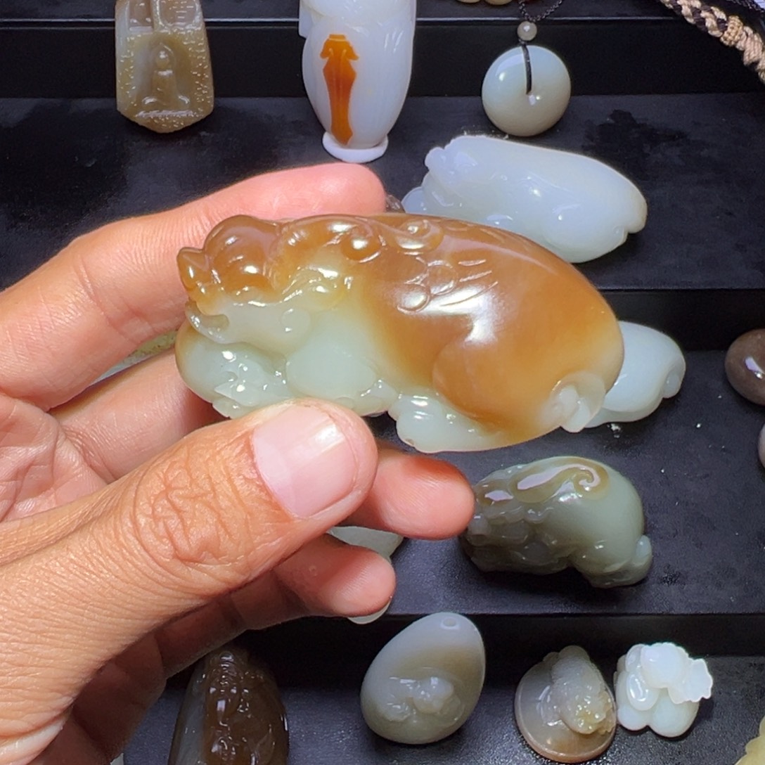 鍂****和田玉未镶嵌颈饰