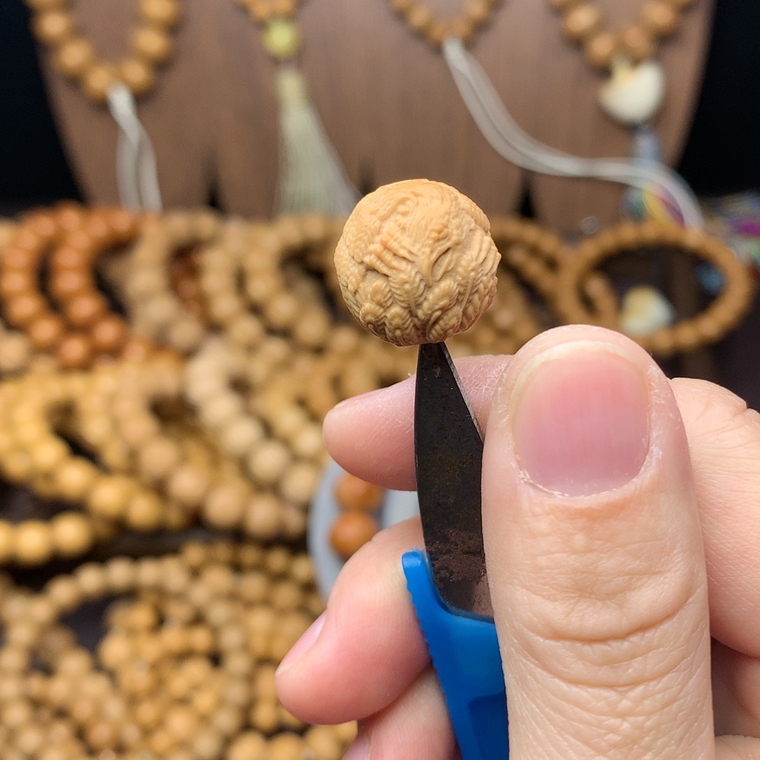 核桃猴头大鹏鸟单颗微微瑕