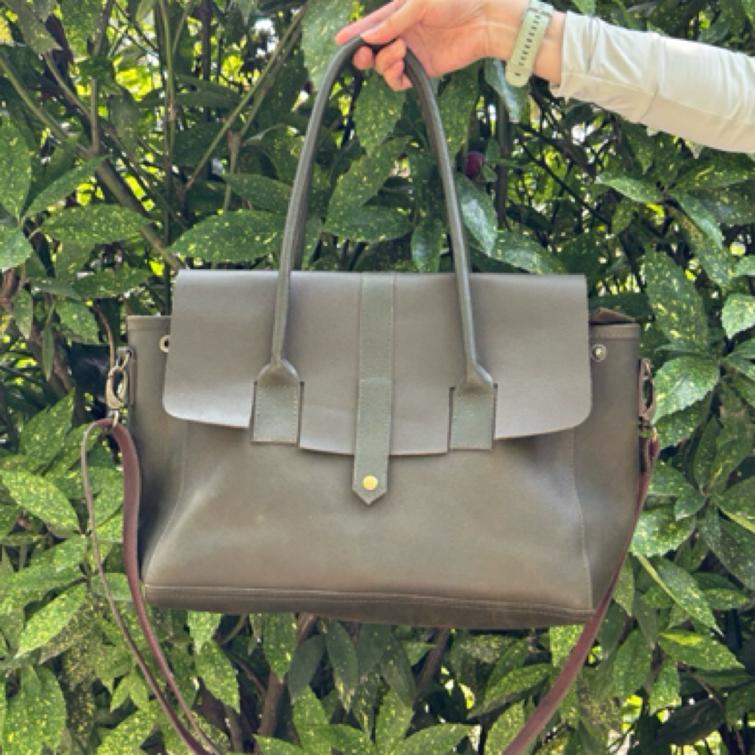 绿色油蜡皮大号翻盖大托特