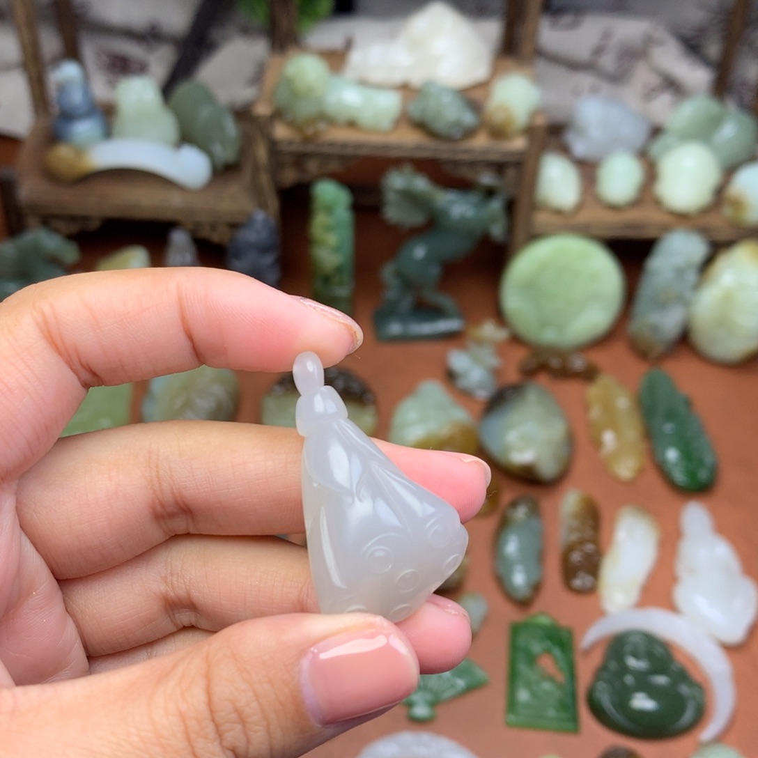 和田玉未镶嵌挂件