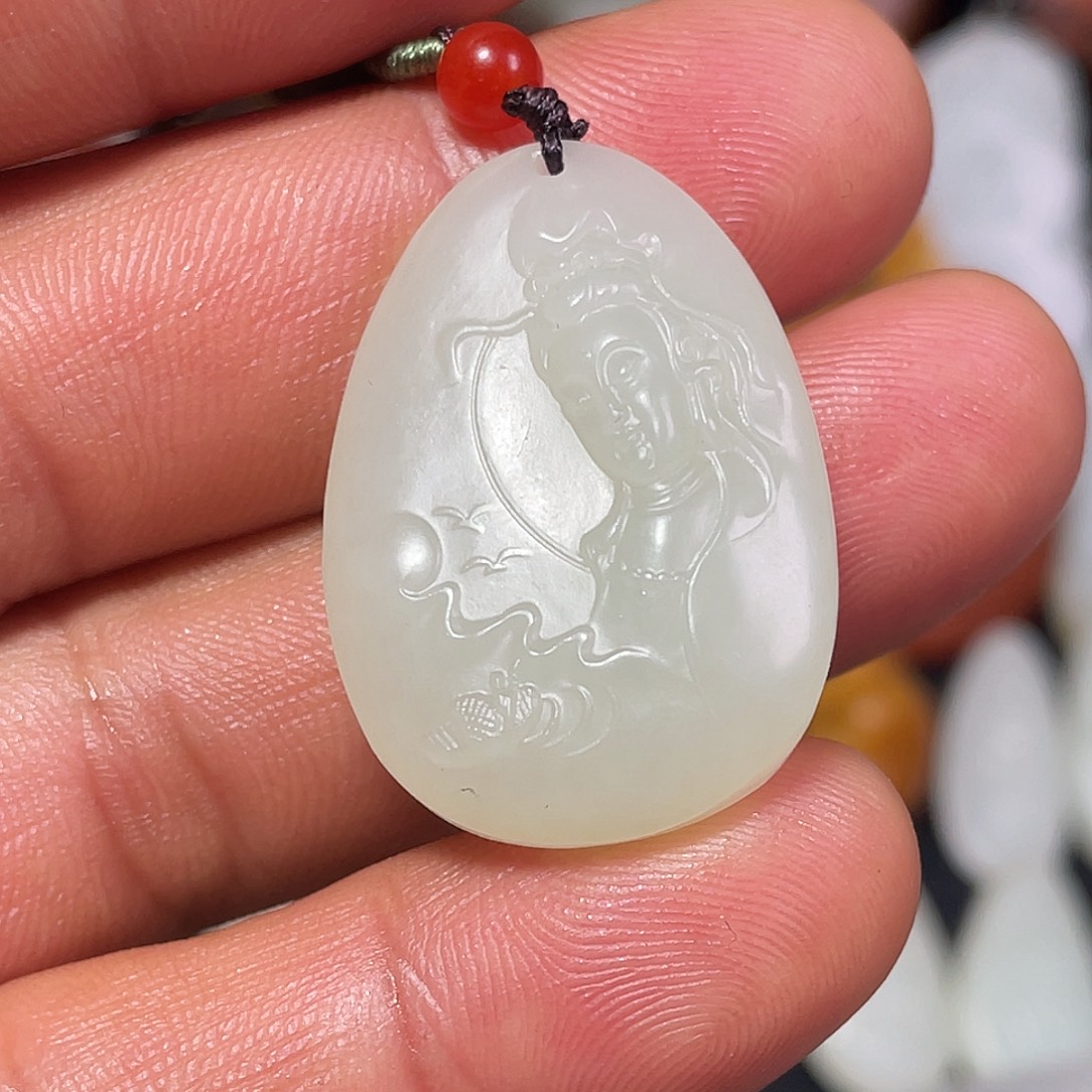 和田玉未镶嵌颈饰吊坠