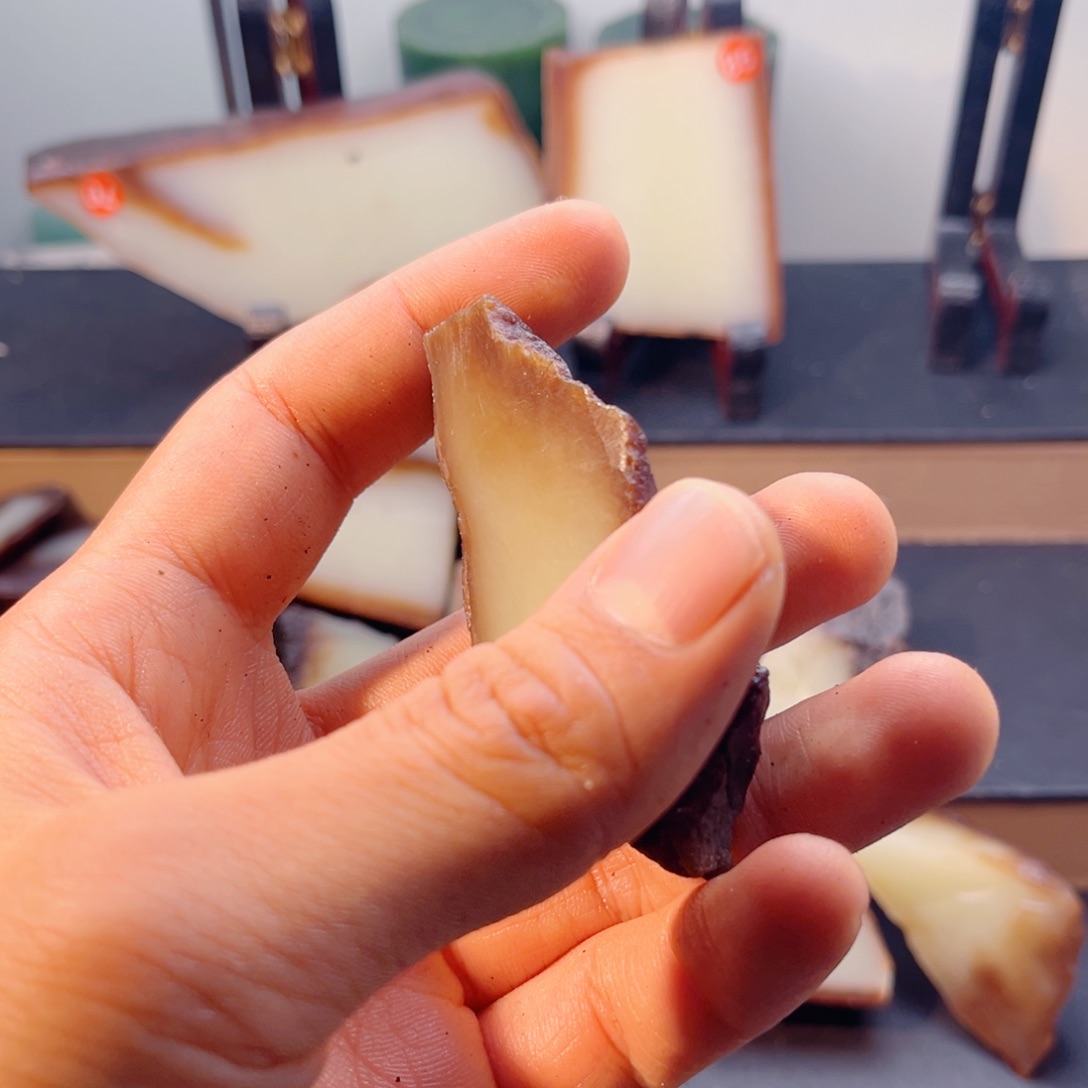 3***5和田玉（糖玉）未镶嵌颈饰