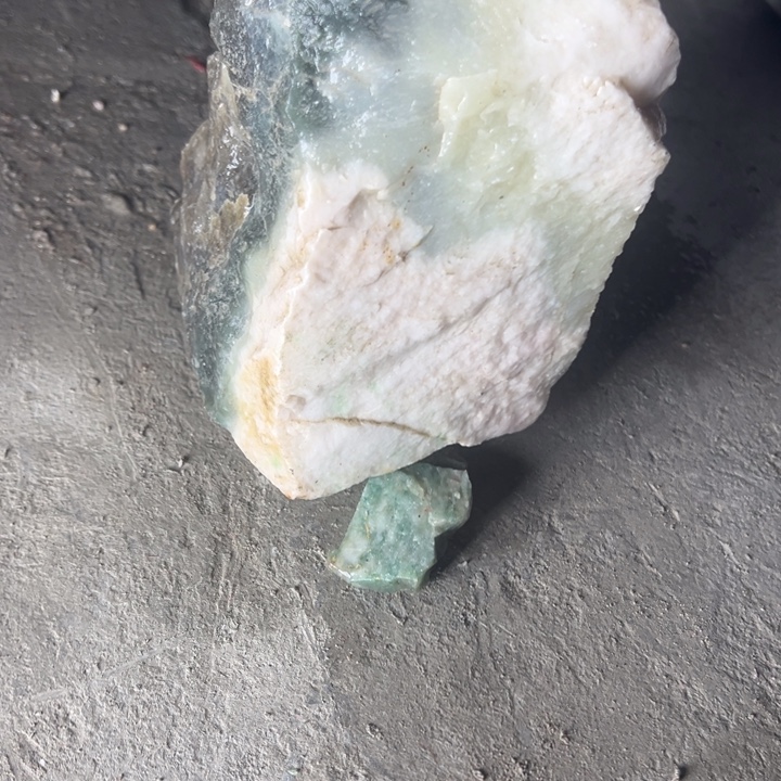 独山玉未镶嵌吊坠(不含链)