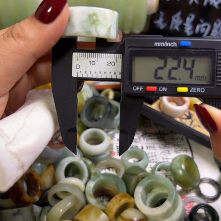 蛇纹石玉合金戒指