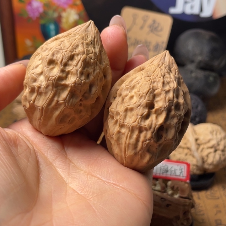 l****l31 云南铁核桃默认微瑕强迫症勿拍