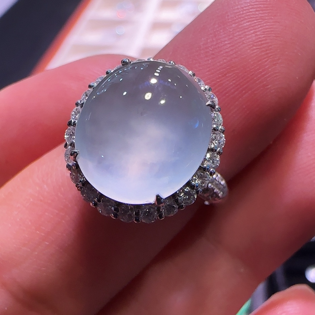 翡翠18K金镶嵌戒指