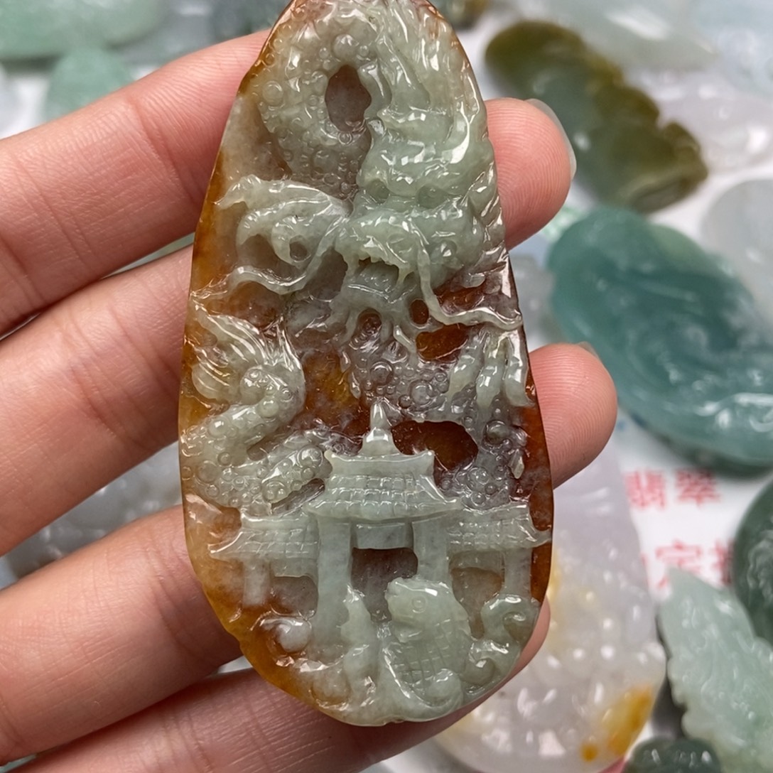 翡翠未镶嵌颈饰翡翠