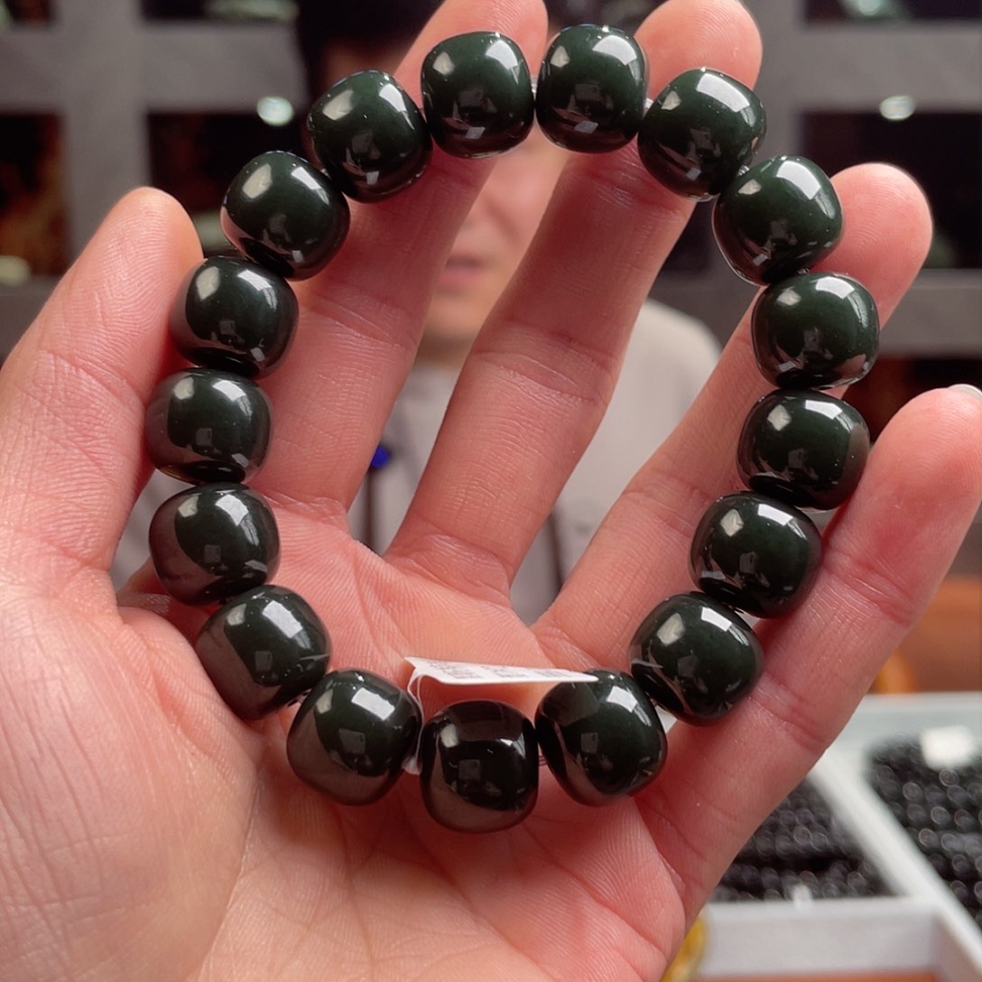 和田玉手串未镶嵌黑青12.13老型