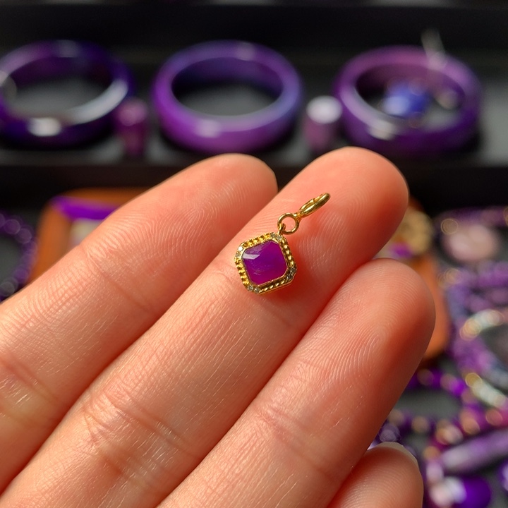 苏纪石（舒俱来）吊坠18K金镶嵌