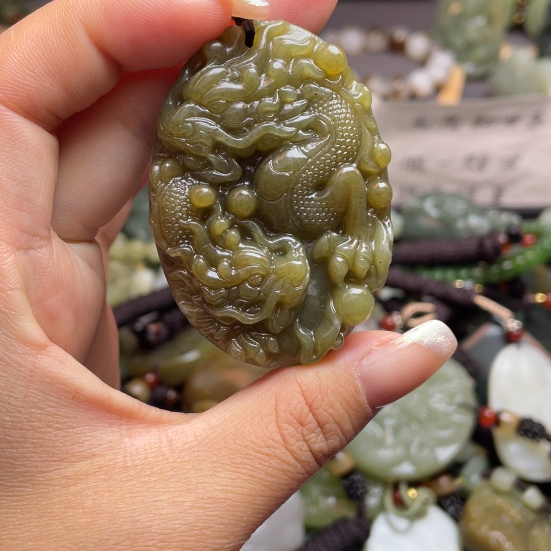 和田玉颈饰未镶嵌