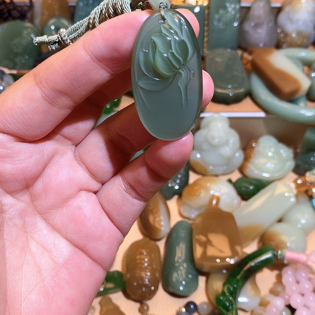 未镶嵌和田玉挂件