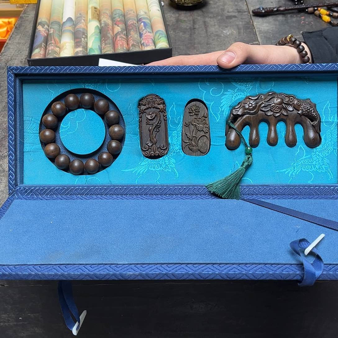 大叶紫檀（黑酸枝木类）