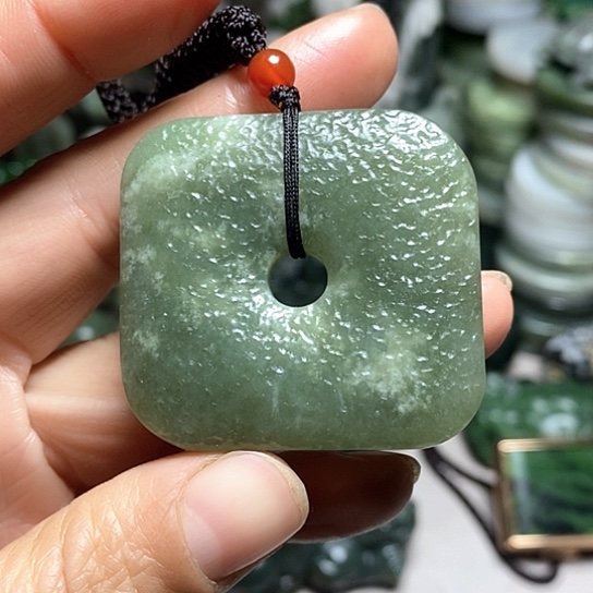 未镶嵌和田玉（糖玉）珠宝半成品