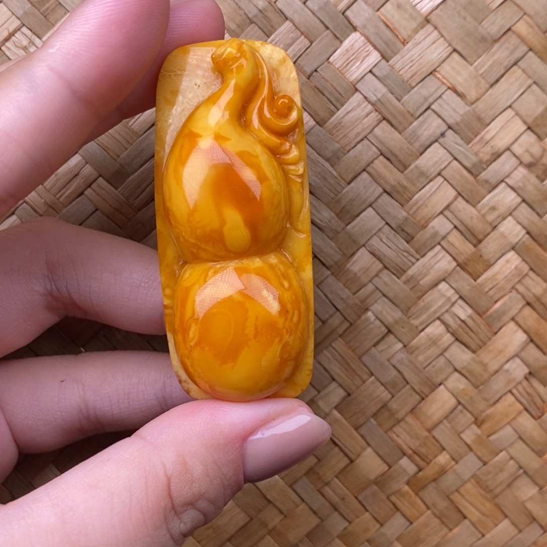 未镶嵌蜜蜡裸石蜜蜡