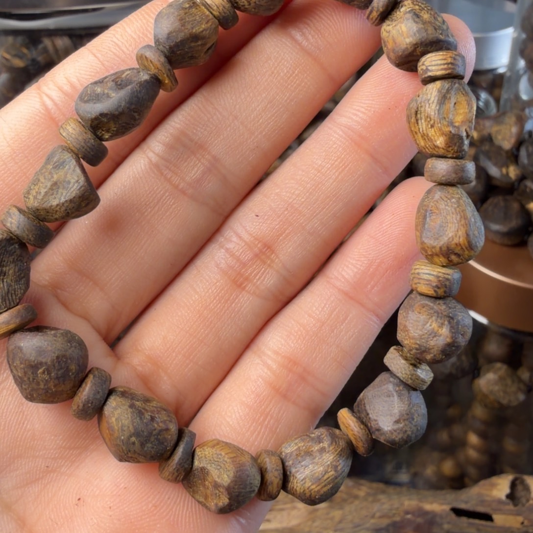 什***号沉香碎屑沉香沉水树丁7克发一条