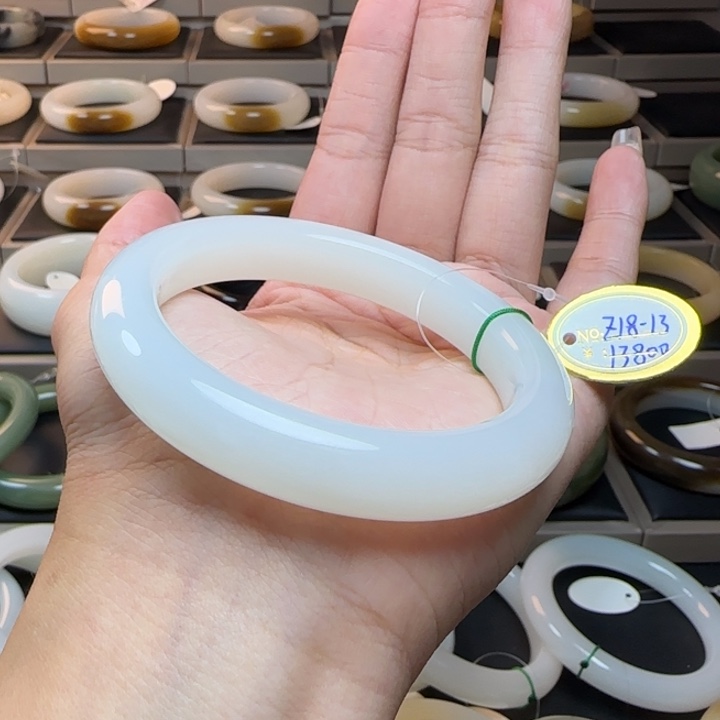 和田玉（白玉）未镶嵌手镯