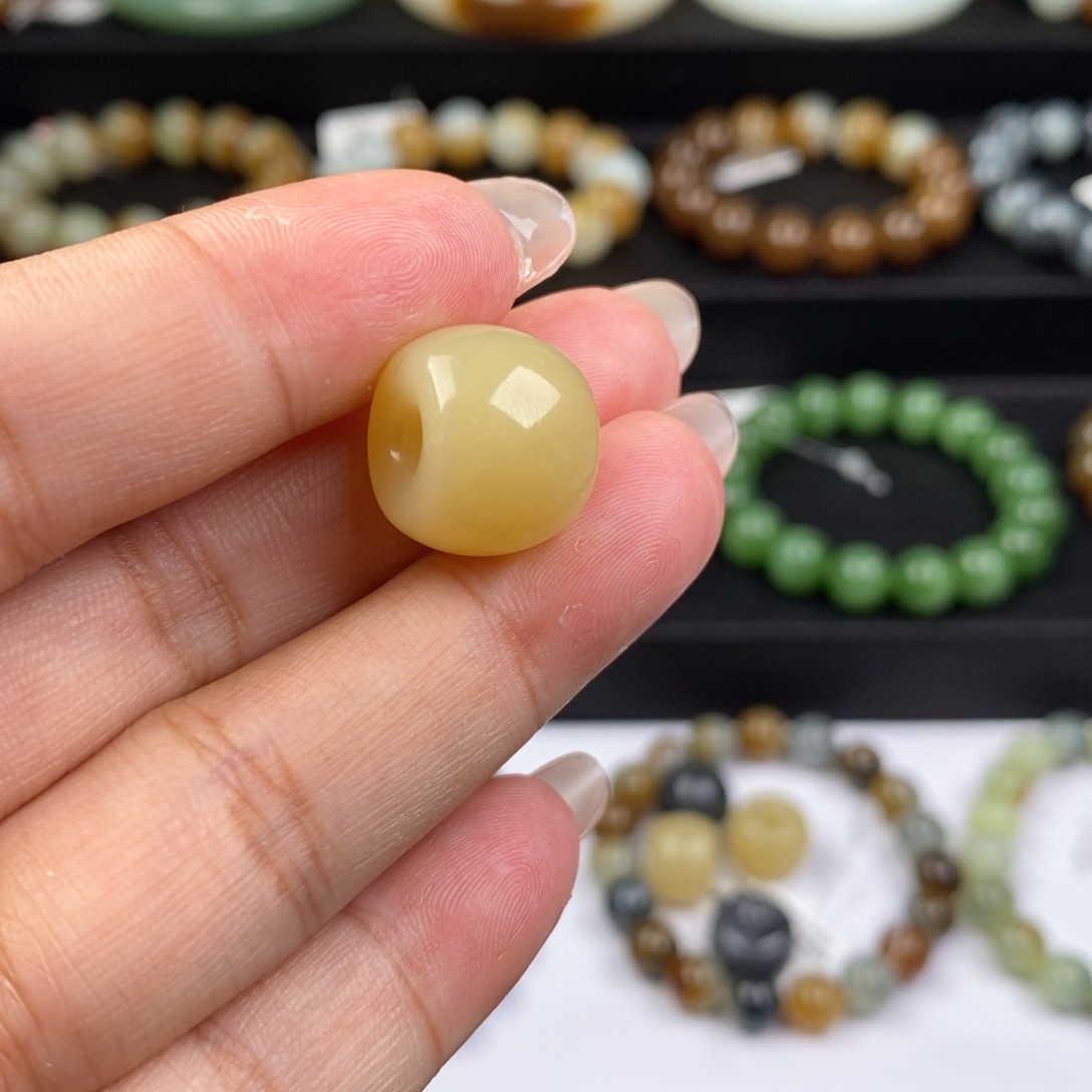 和田玉吊坠未镶嵌