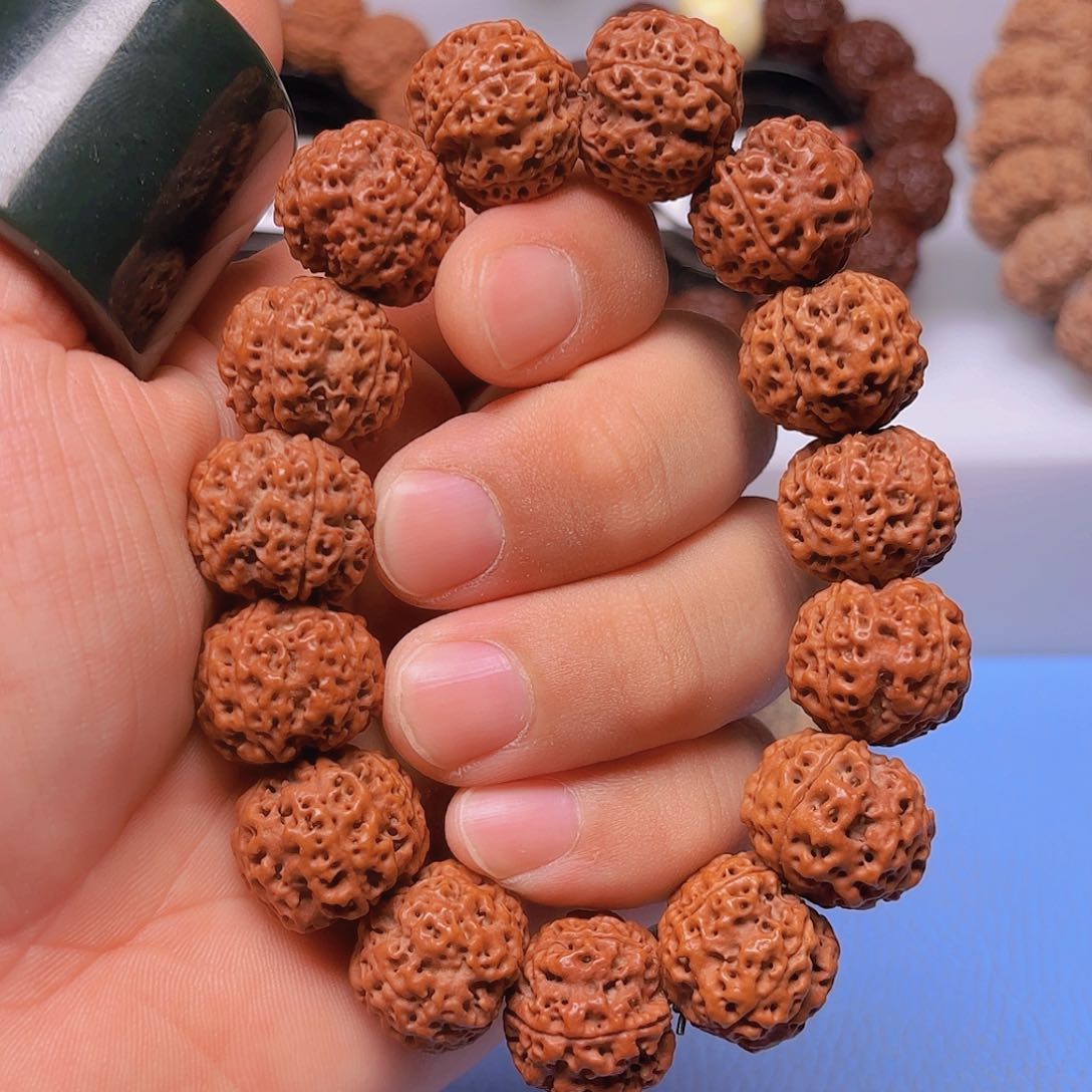 金刚菩提手串20mm 粉皮蜂窝双龙