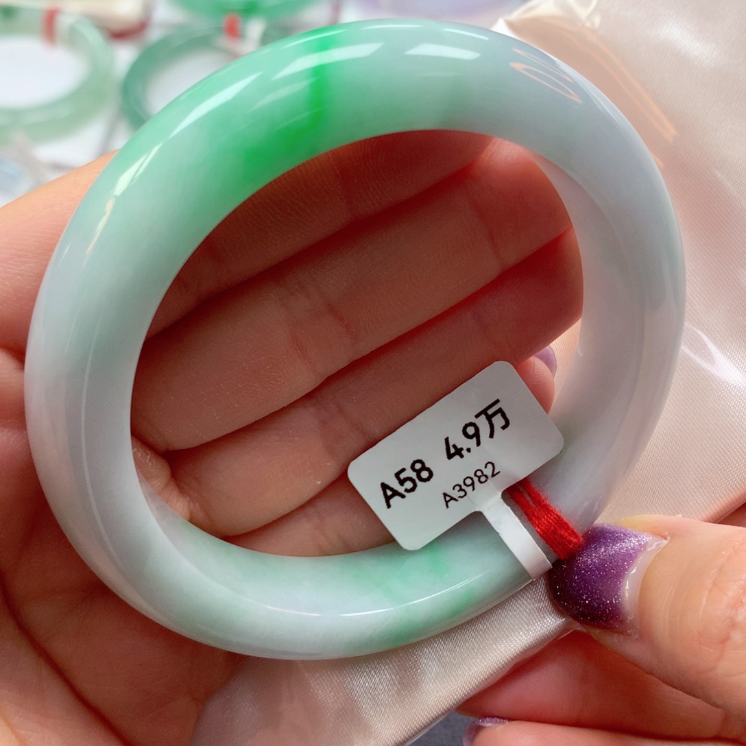 翡翠手镯未镶嵌24号85