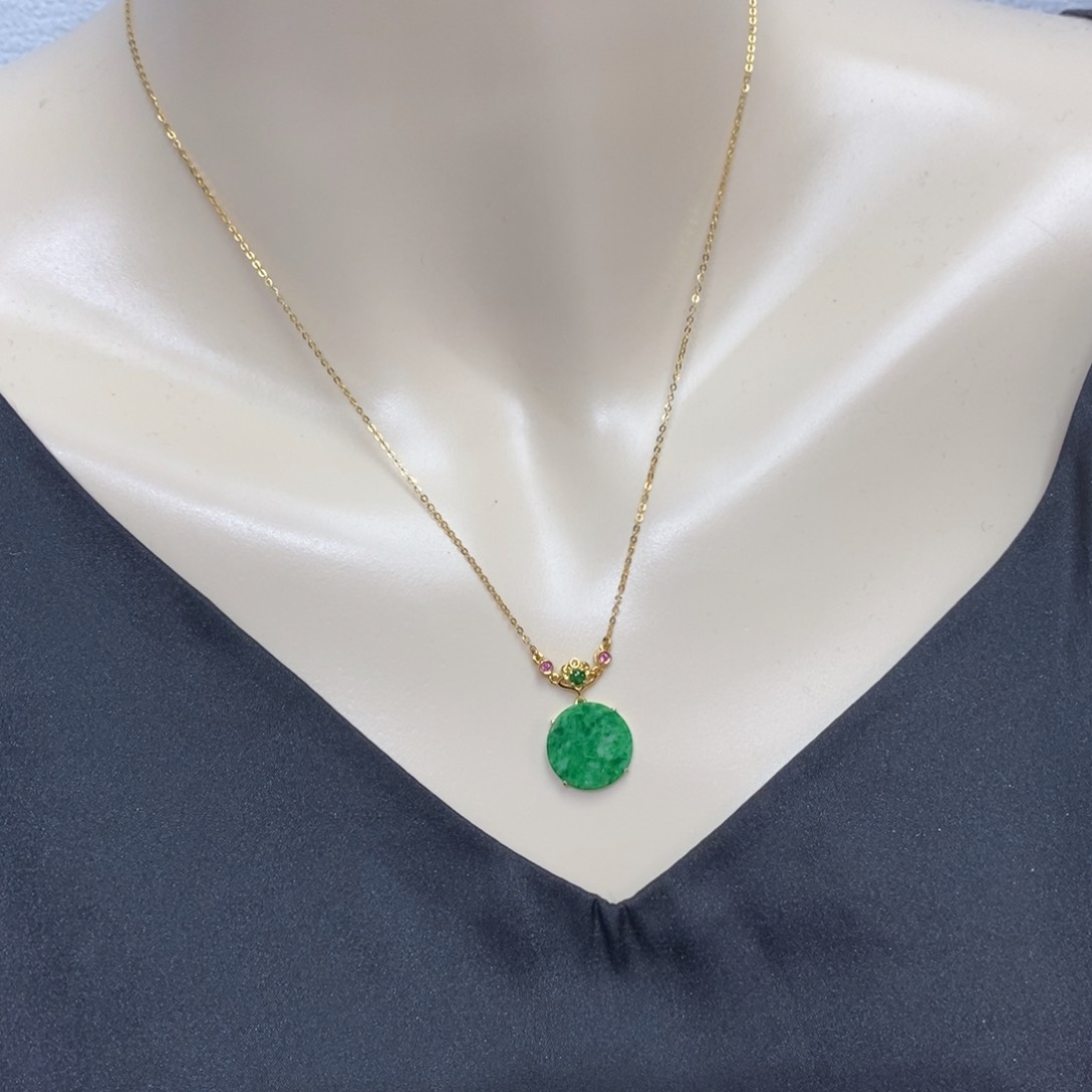 翡翠套链18K金镶嵌圆牌套链