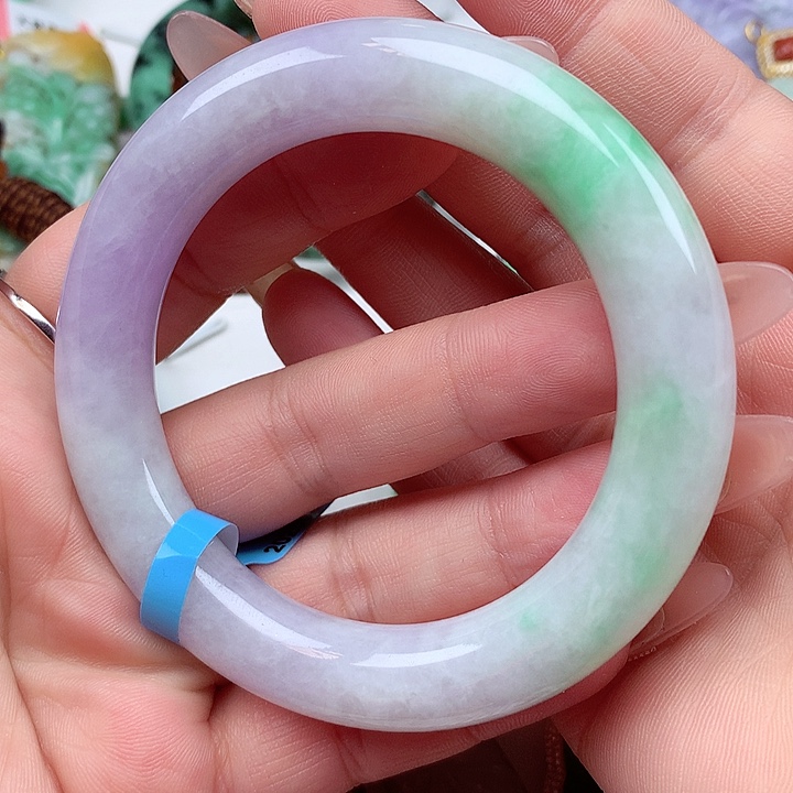 翡翠手镯未镶嵌翡翠手镯