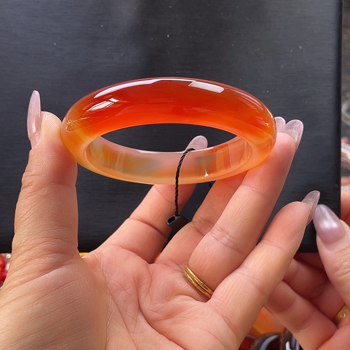 玛瑙/玉髓未镶嵌手镯57.8