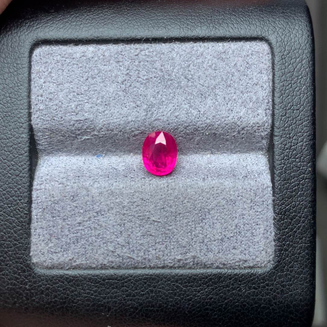 红宝石裸石未镶嵌1.42克拉缅甸鸽血红