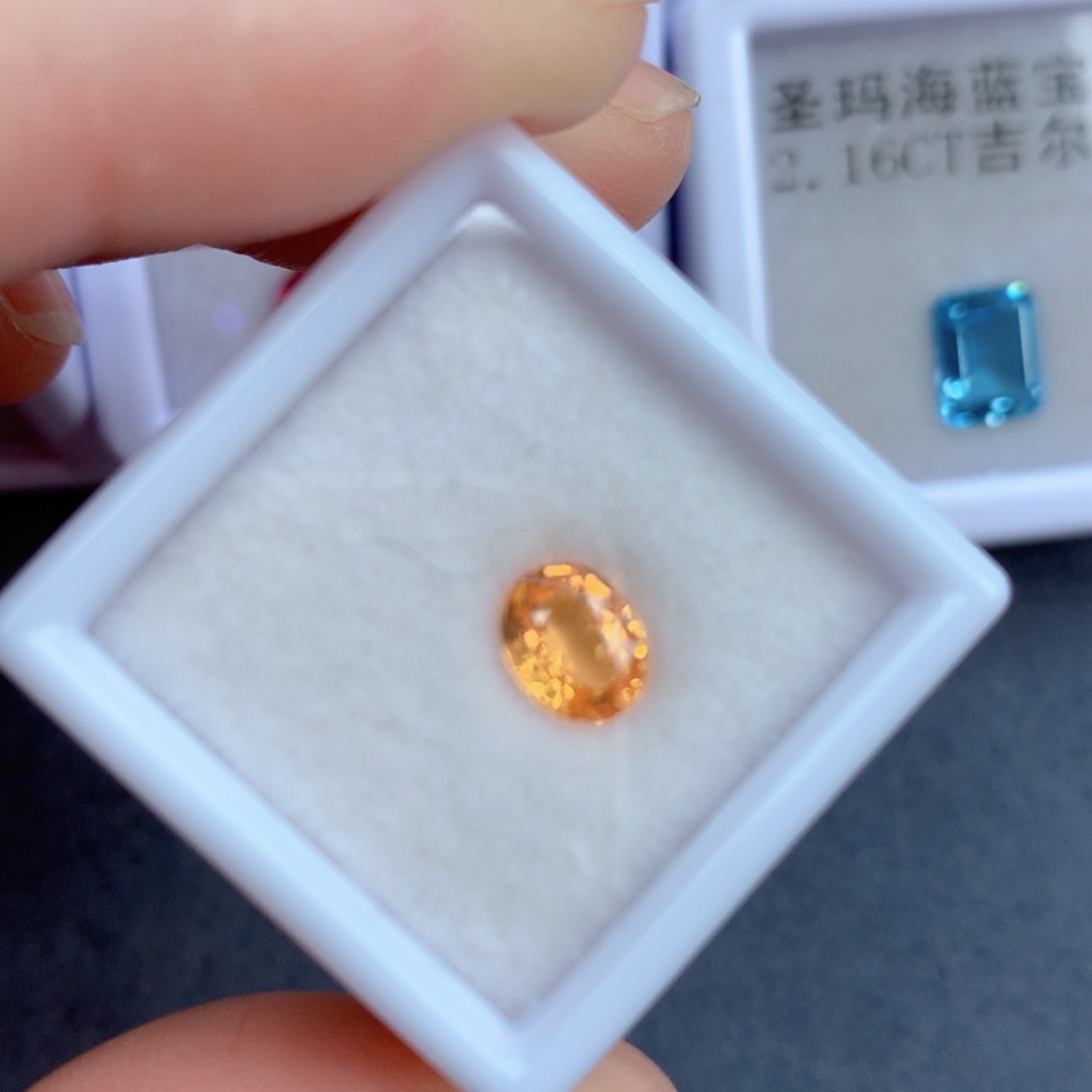 石榴石（芬达石）1.1克拉裸石未镶嵌