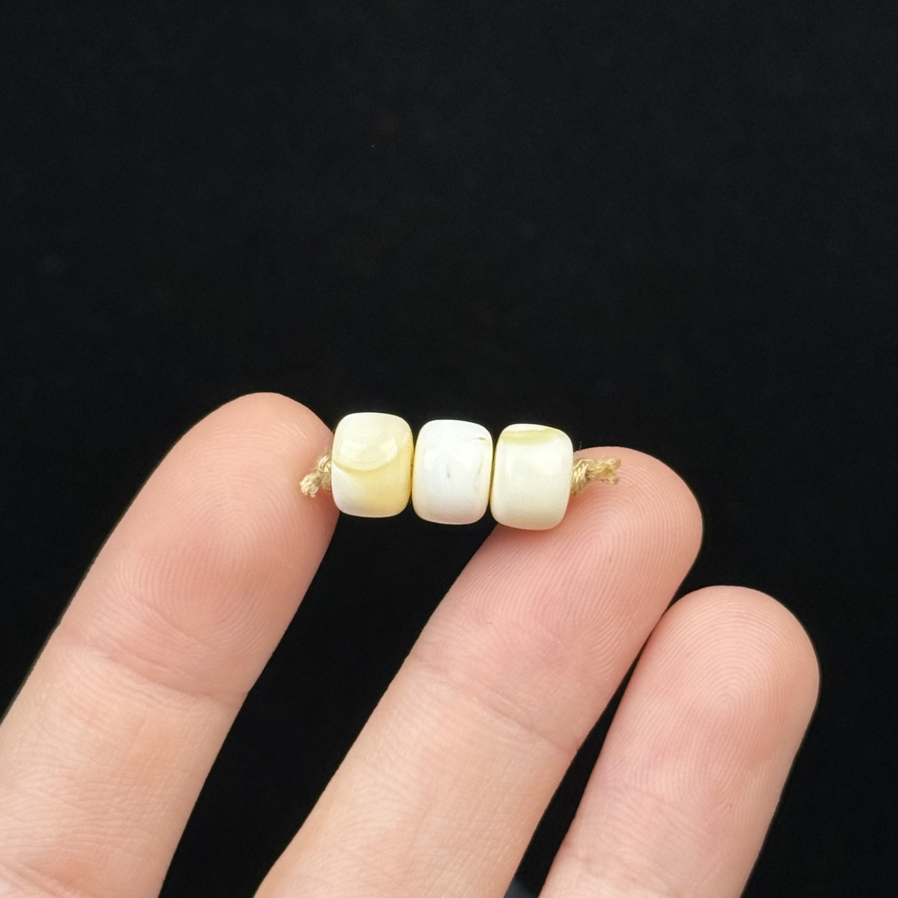 D7191天然原矿蜜蜡 瑕疵对珠7.5mm 支持鉴定假一罚十