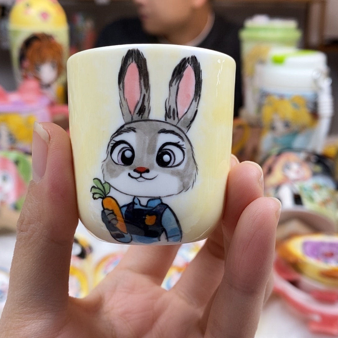 瓷片董董文创手绘陶瓷