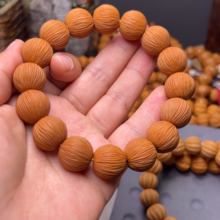 猴头核桃吊坠1.6金丝