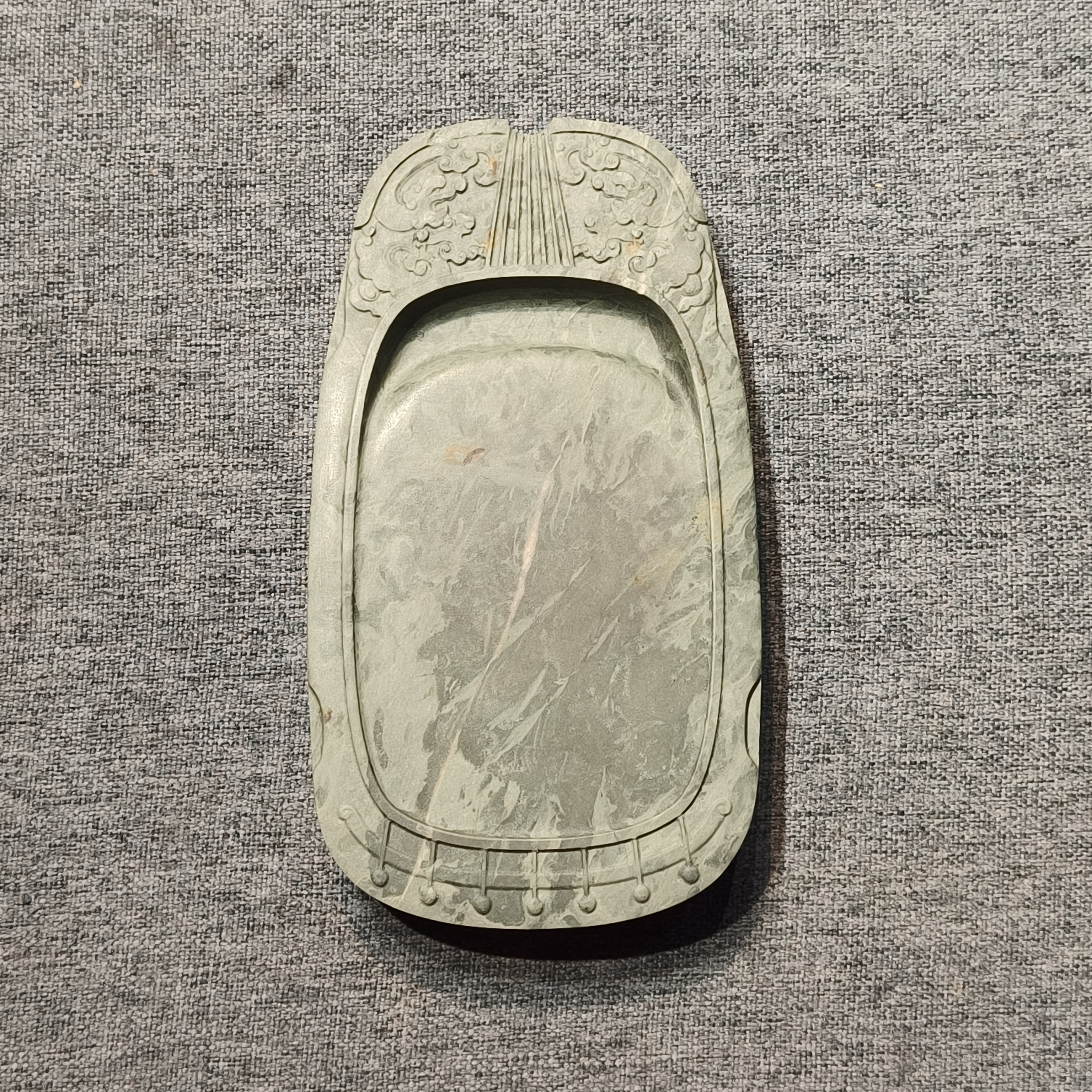 甘肃洮砚，水泉古琴砚，尺寸16.4*9*1.8厘米