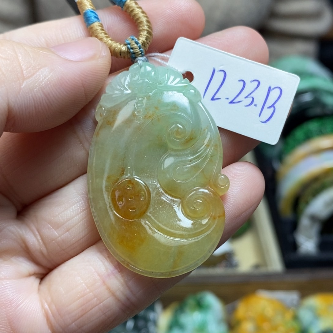 翡翠颈饰未镶嵌如意8号