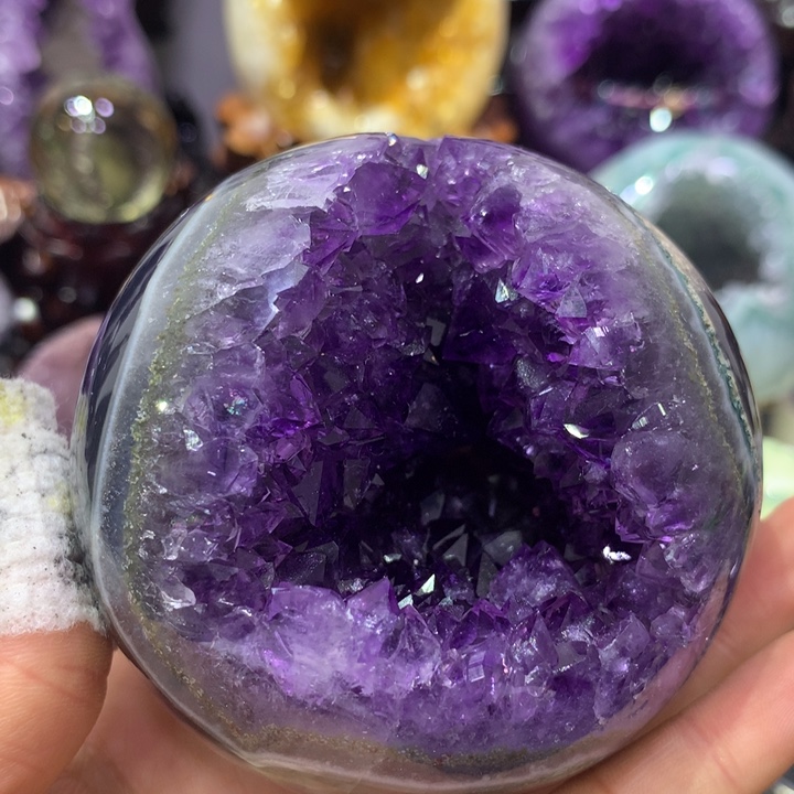 未镶嵌水晶大型摆件（非配饰）