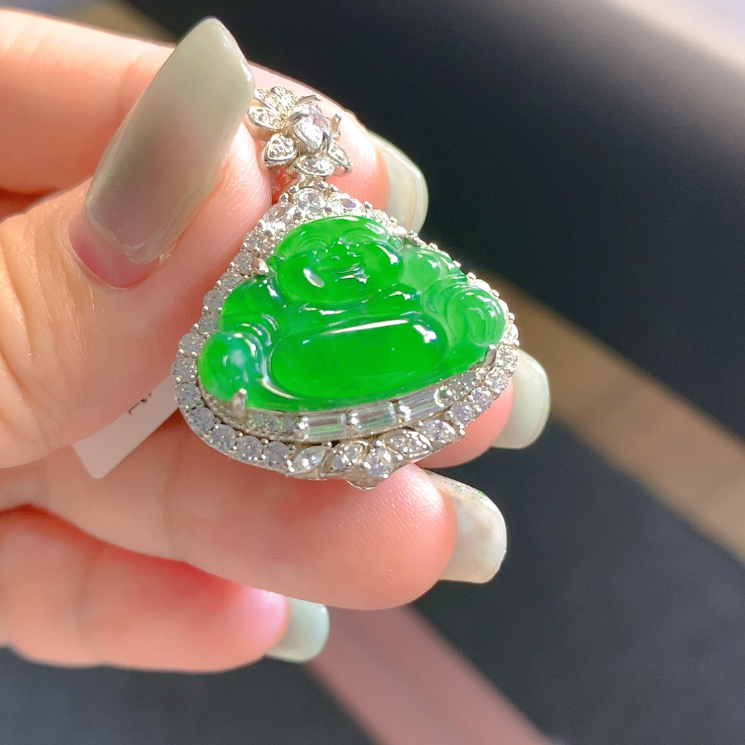 翡翠颈饰银S925镶嵌翡翠