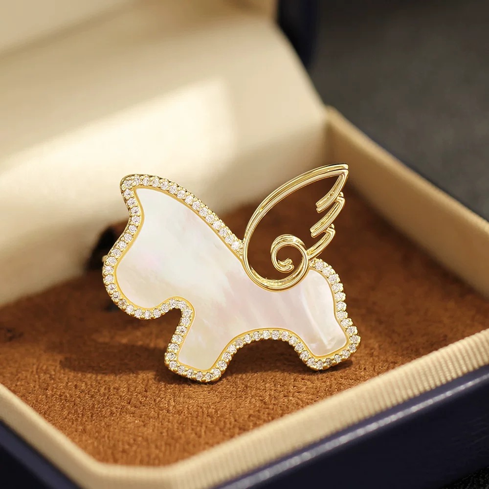 铜合金贝壳胸针 时尚气质百搭白贝小木马胸针6191