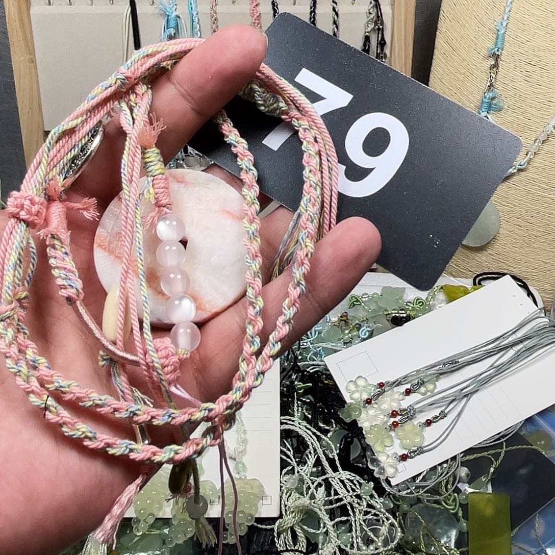 穆***桐蛇纹石玉合金颈饰