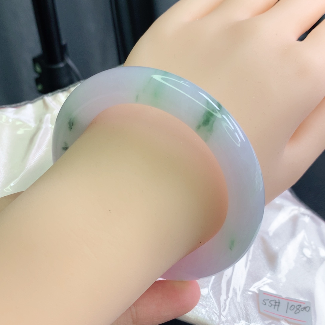 翡翠手镯未镶嵌缅甸5556