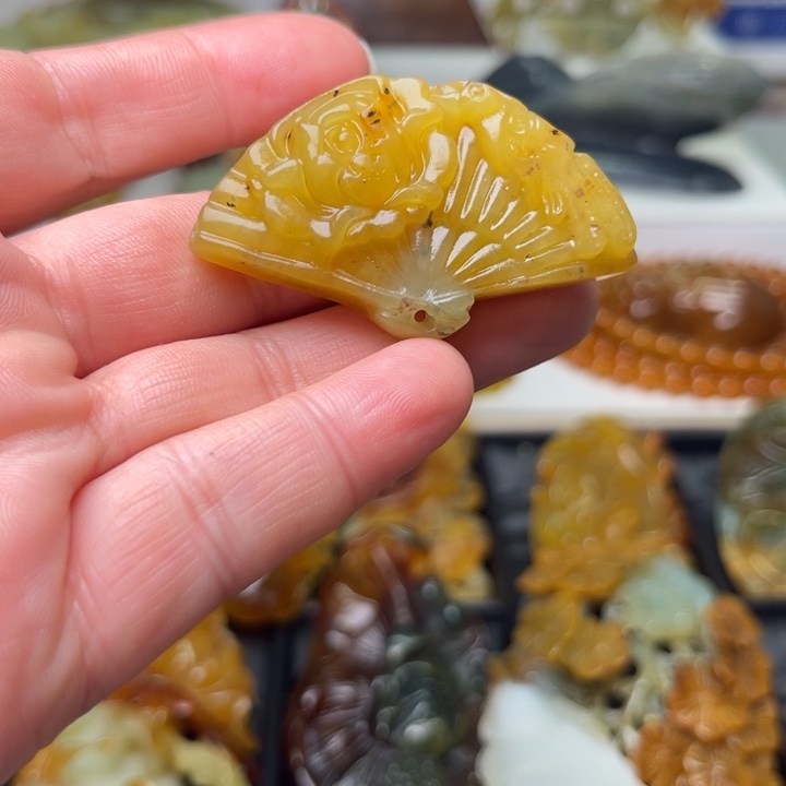 蛇纹石玉未镶嵌挂件