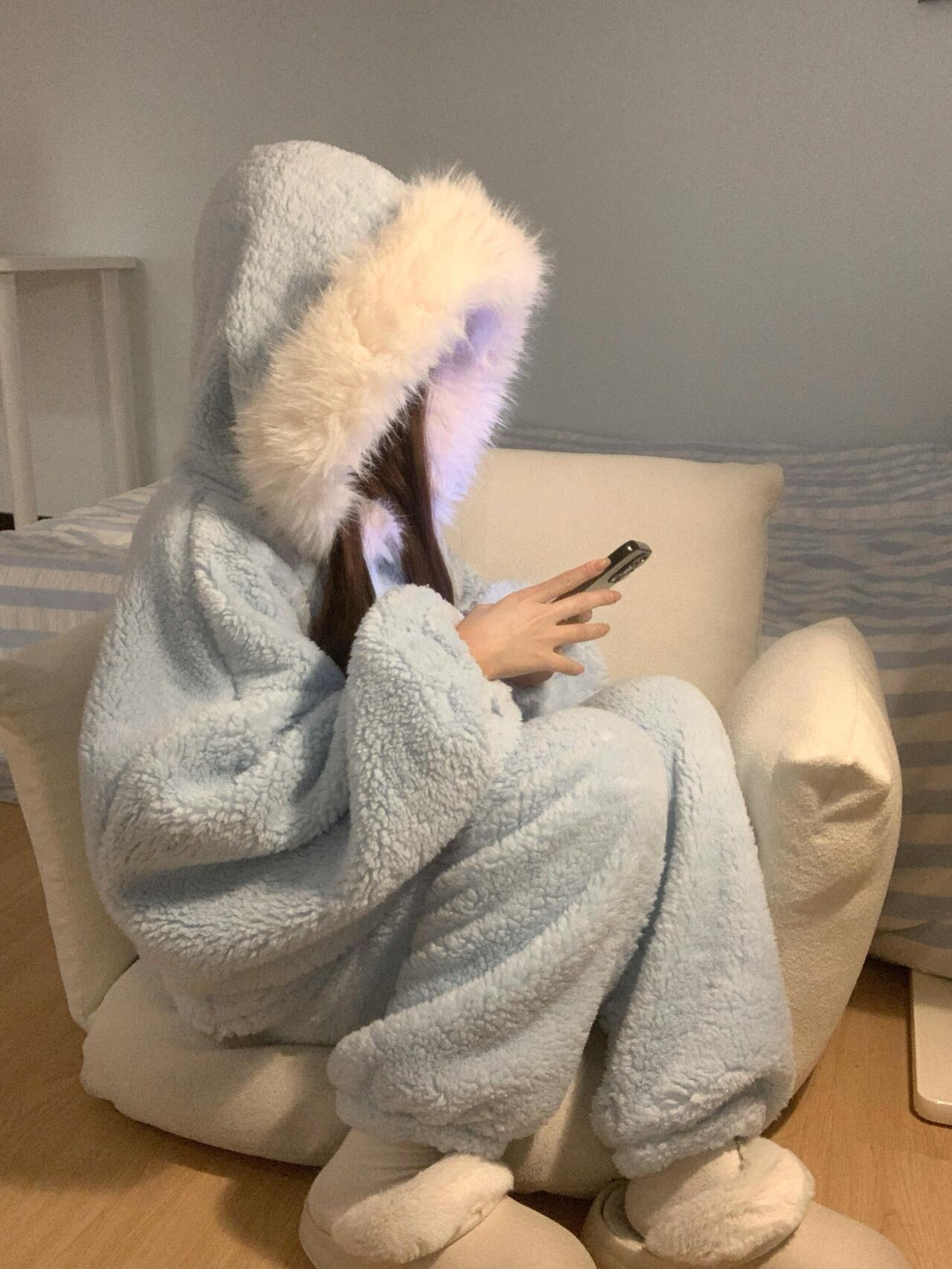 简约毛绒连帽珊瑚绒睡衣女秋冬季2025新款加绒加厚纯色家居服套装